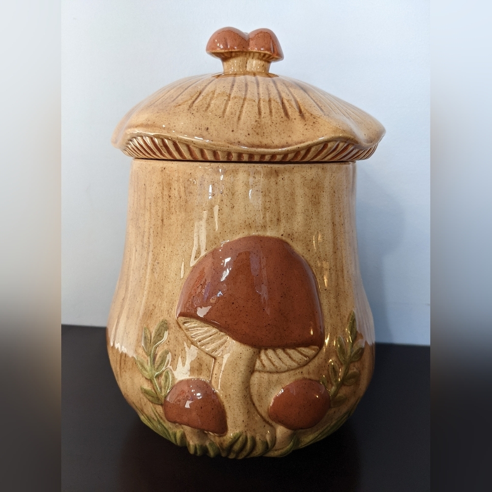 Vintage Ceramic Arnels Mushroom Canister - Picture 2 of 7